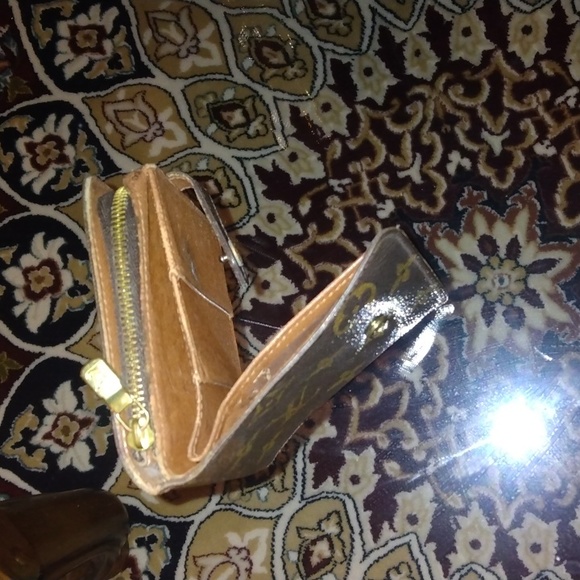 SOLD Authentic Louis Vuitton Bifold Wallet - Picture 13 of 15